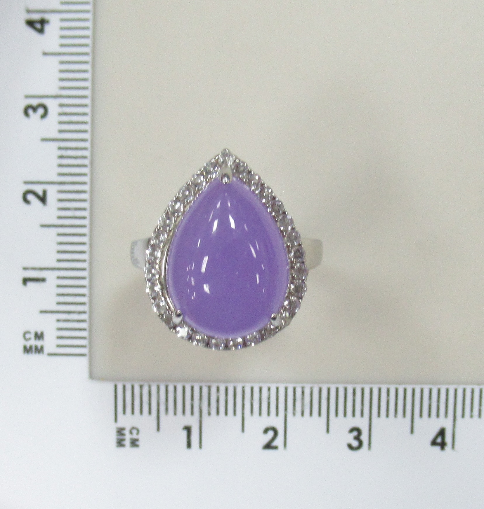 Серебряное кольцо с лавандовым жадеитом